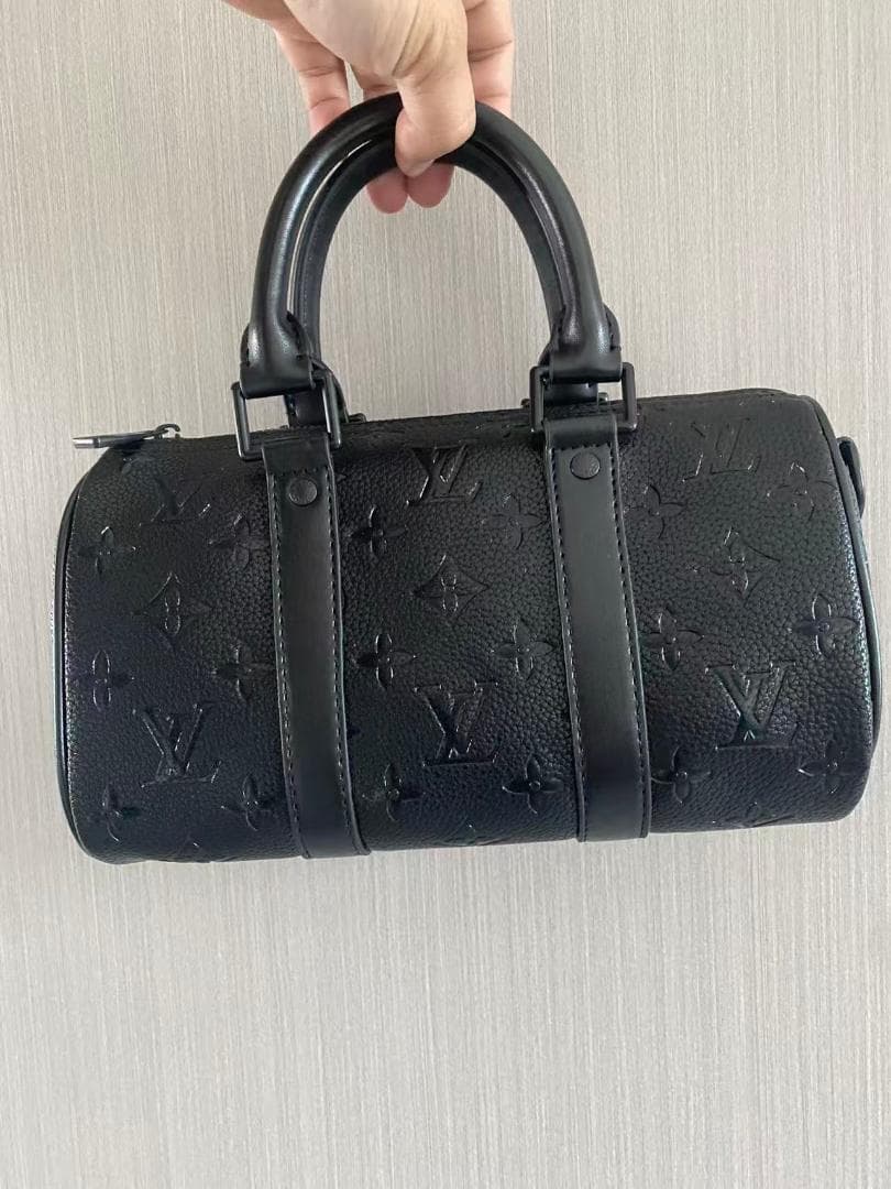 Louis Vuitton ブラック レザーハンドバッグ