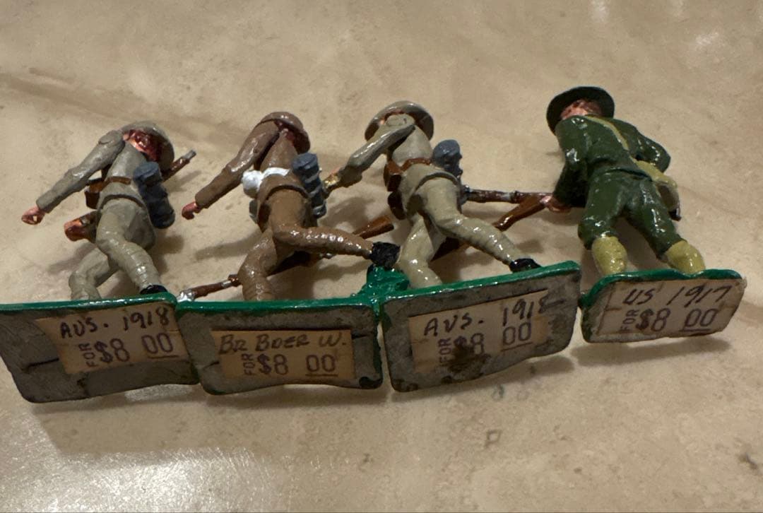 オーストラリア　兵隊人形