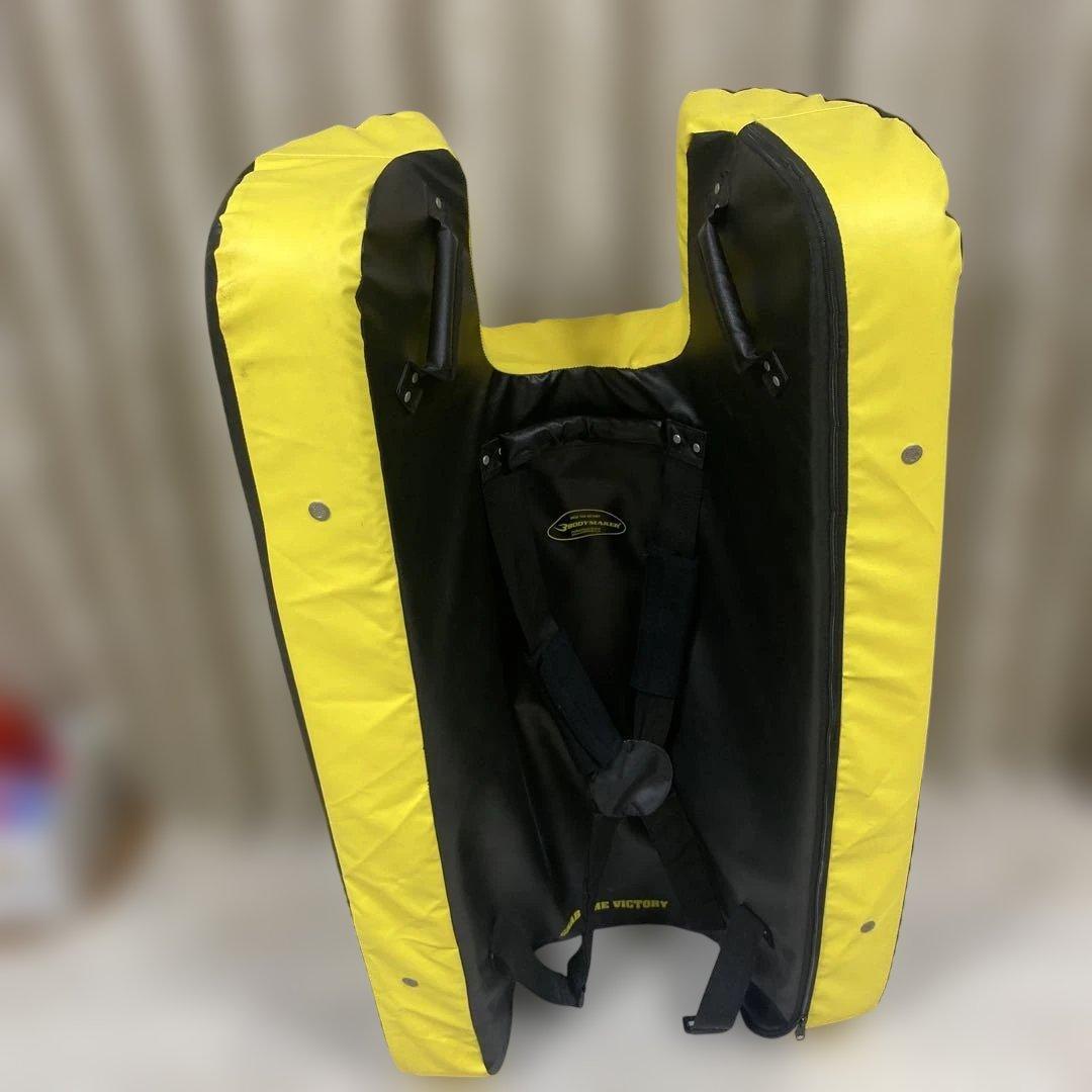 ボディメーカー　ボディミット