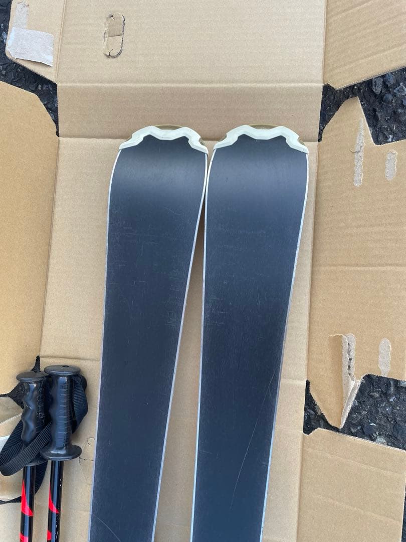 HEAD、ATOMIC ジュニアスキー板+ストック＋ブーツセット