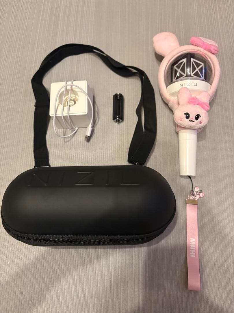 NiziU オフィシャルペンライト ＋ ペンライトケース セット 早い者勝ち