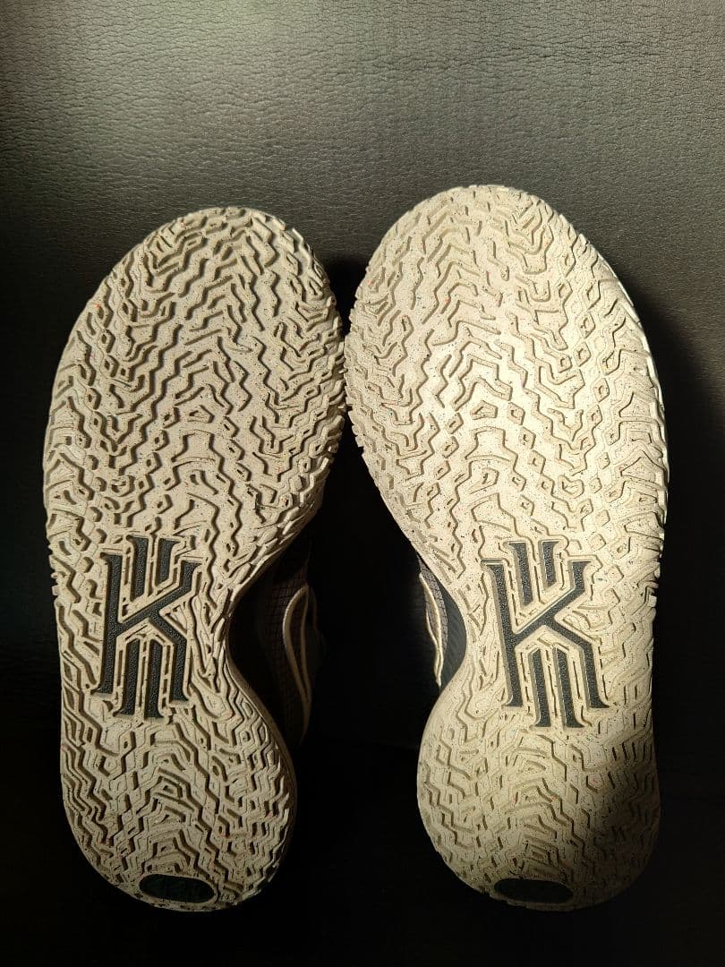 Nike Kyrie Low 4 国内未発売カラー