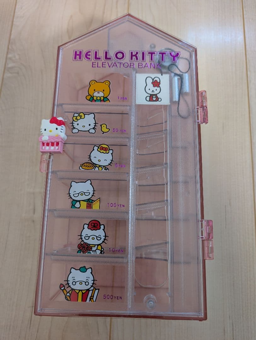 HELLO KITTY エレベーターバンク　箱つき