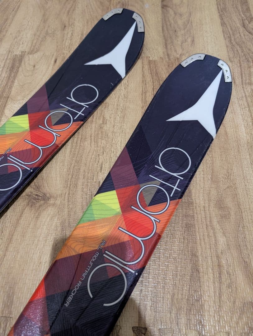 AATOMIC　ffinity Air　148cm レディース用