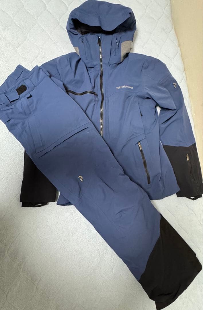 美品　ピークパフォーマンス 綿入　ブルーシャドウＭ
