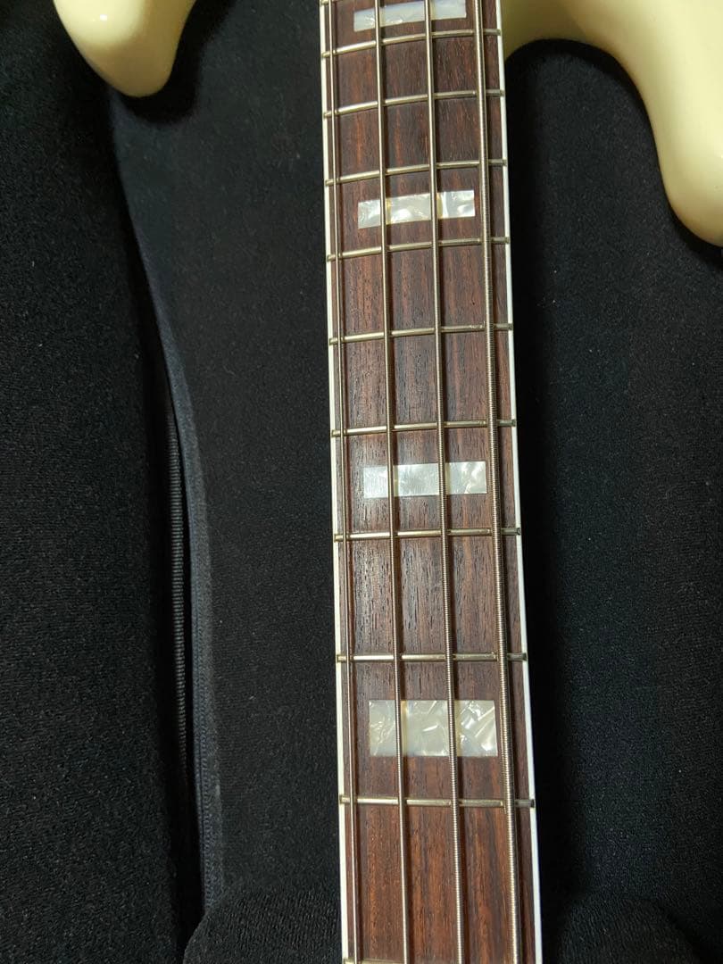 Fender American Vintage II ‘66 Jazz Bass