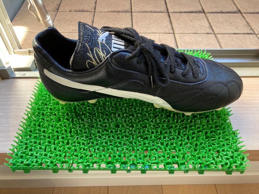 カズ（三浦和良）直筆サイン入りスパイク プーマ