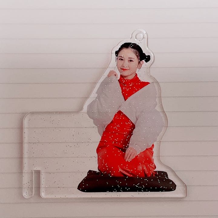 置けるキーホルダー　平井美葉　キラキラ