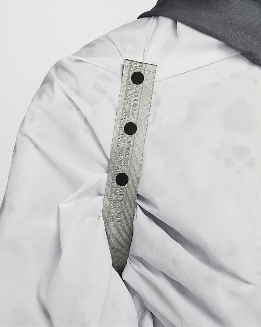 Nike ISPA morph Poncho テント