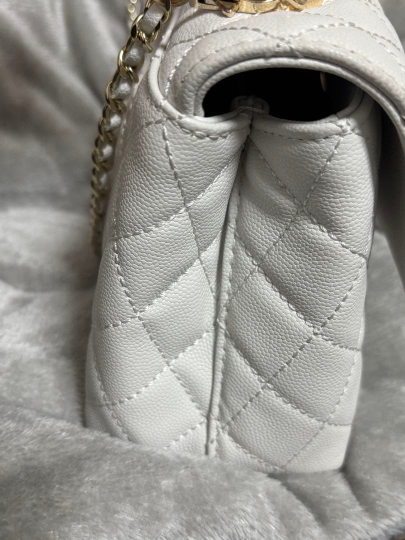 CHANEL ホワイト ショルダーバッグ ノベルティ