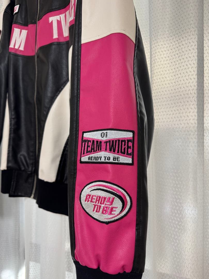 【TWICE】-完売品- READY TO BE スタジャンLサイズ