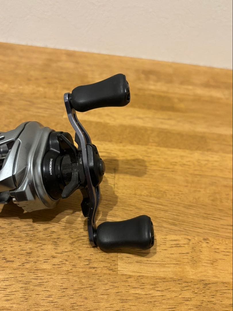 ALPHAS SV TW 7.1 ベイトリール シルバー