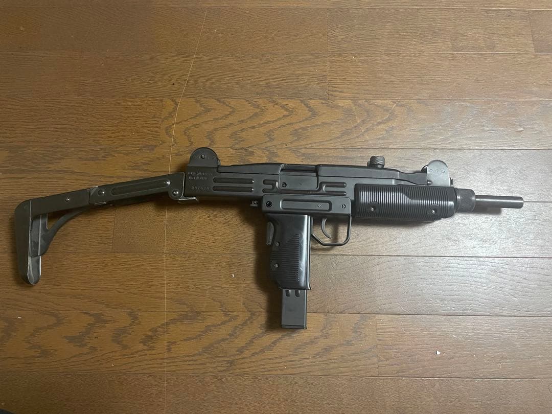 東京マルイ　UZI SMG 9mm x 19 電動エアガン