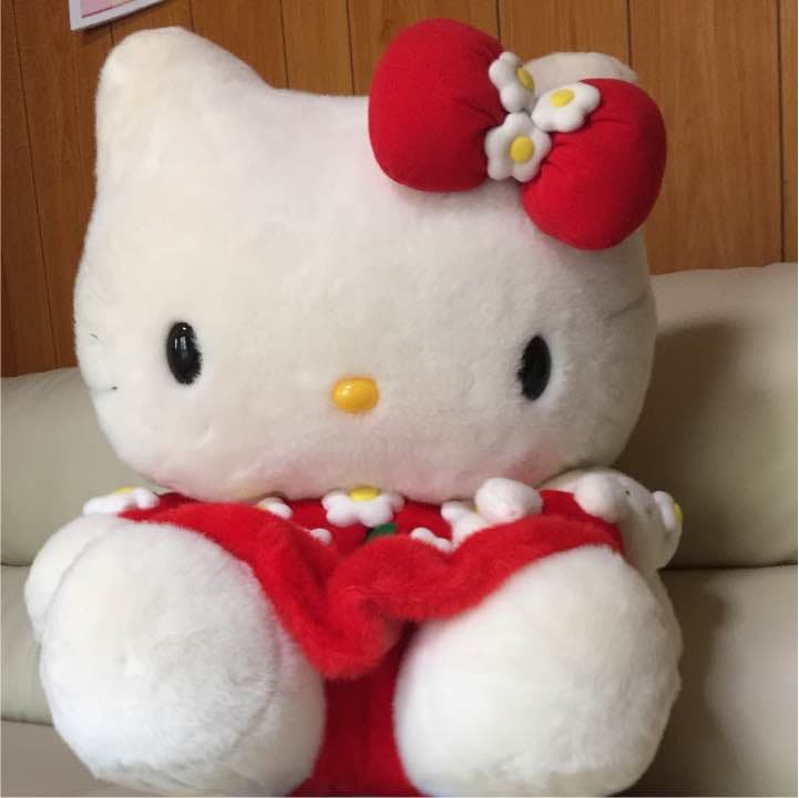 ハローキティ　超特大 ぬいぐるみ