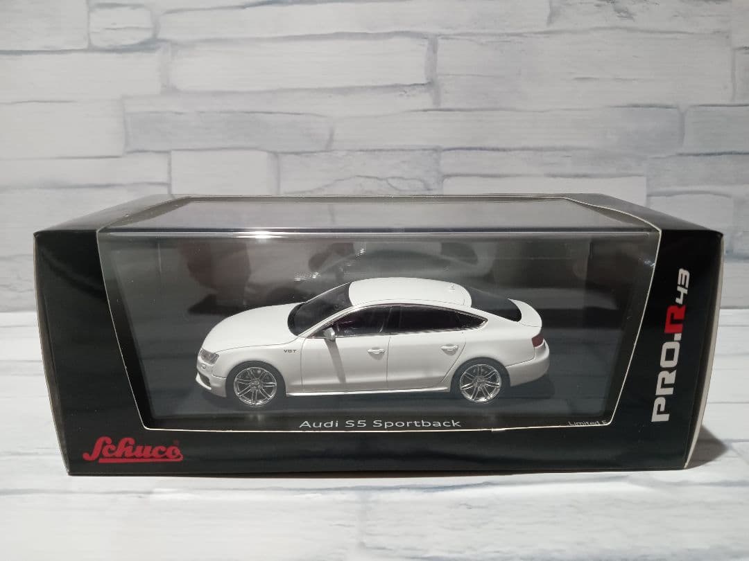 1/43 シュコー　アウディ　S5 スポーツバック　ミニカー　ホワイト