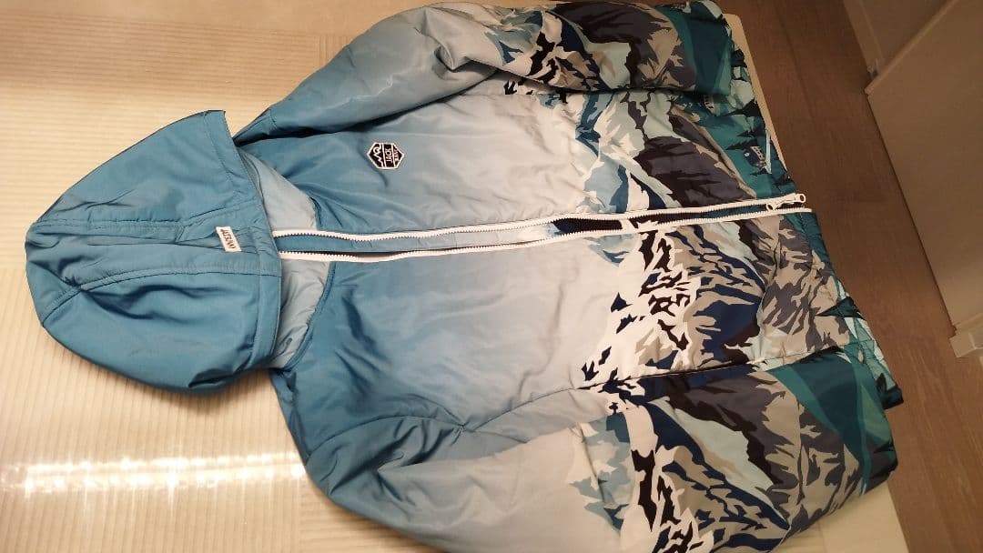 ジャックバーニーバイパーリーゲイツ　アウターＬサイズ