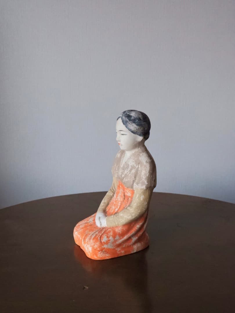 明治大正期　韓国人形　彩色土人形　女性像　郷土玩具　民藝　古人形　Q2346