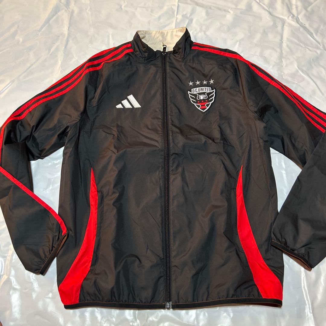 新品 アディダス D.C. UNITED リバーシブルナイロンジャケットXL