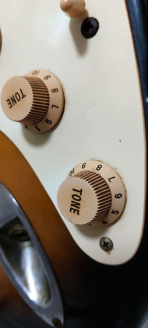 Fender ストラトキャスター サンバースト