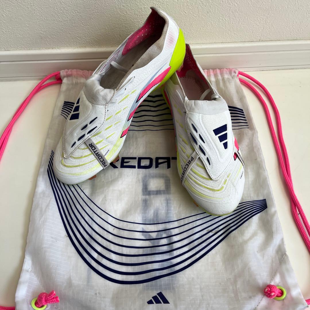 adidas Predator サッカーシューズ ホワイト/ピンク/イエロー