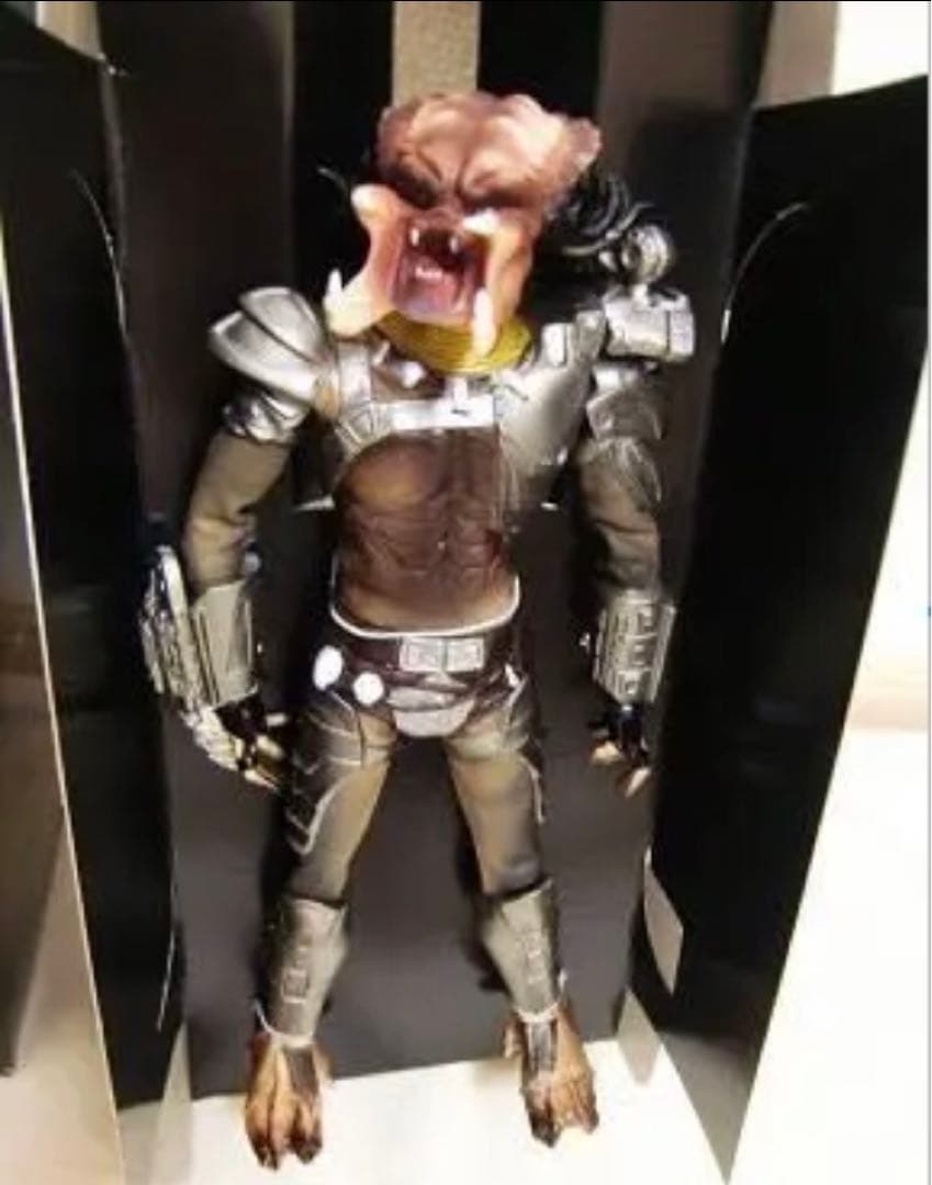 【 新品 美品 】プレデター★ REAL ACTION SERIES★メディコム