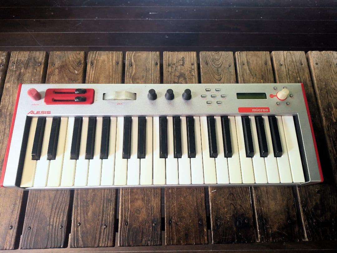 Alesis micron シンセサイザー「ジャンク」ケース付き！