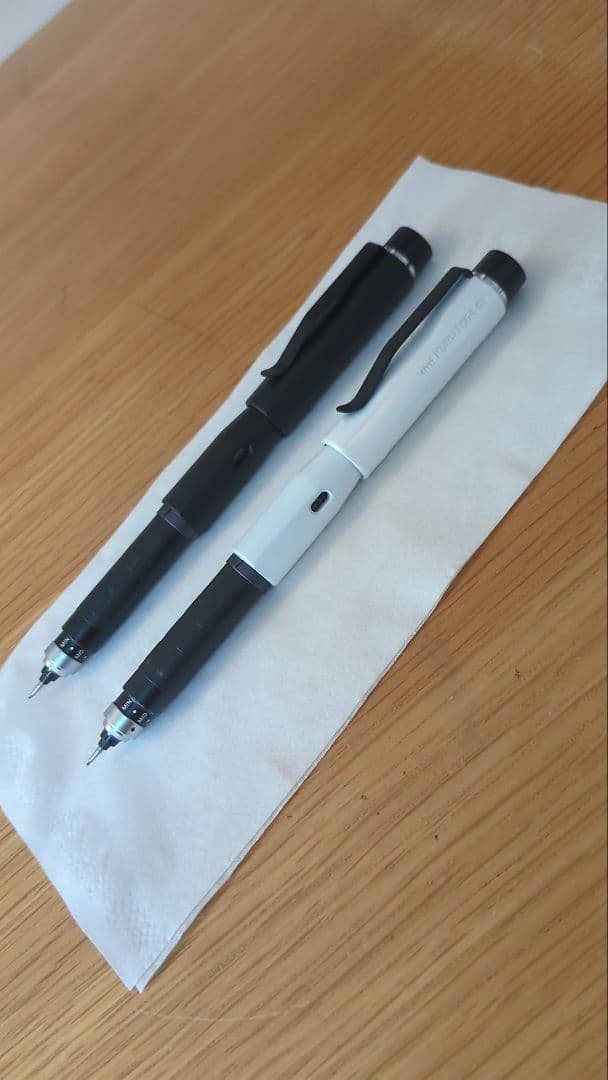 たた　クルトガDIVE　艶あり黒