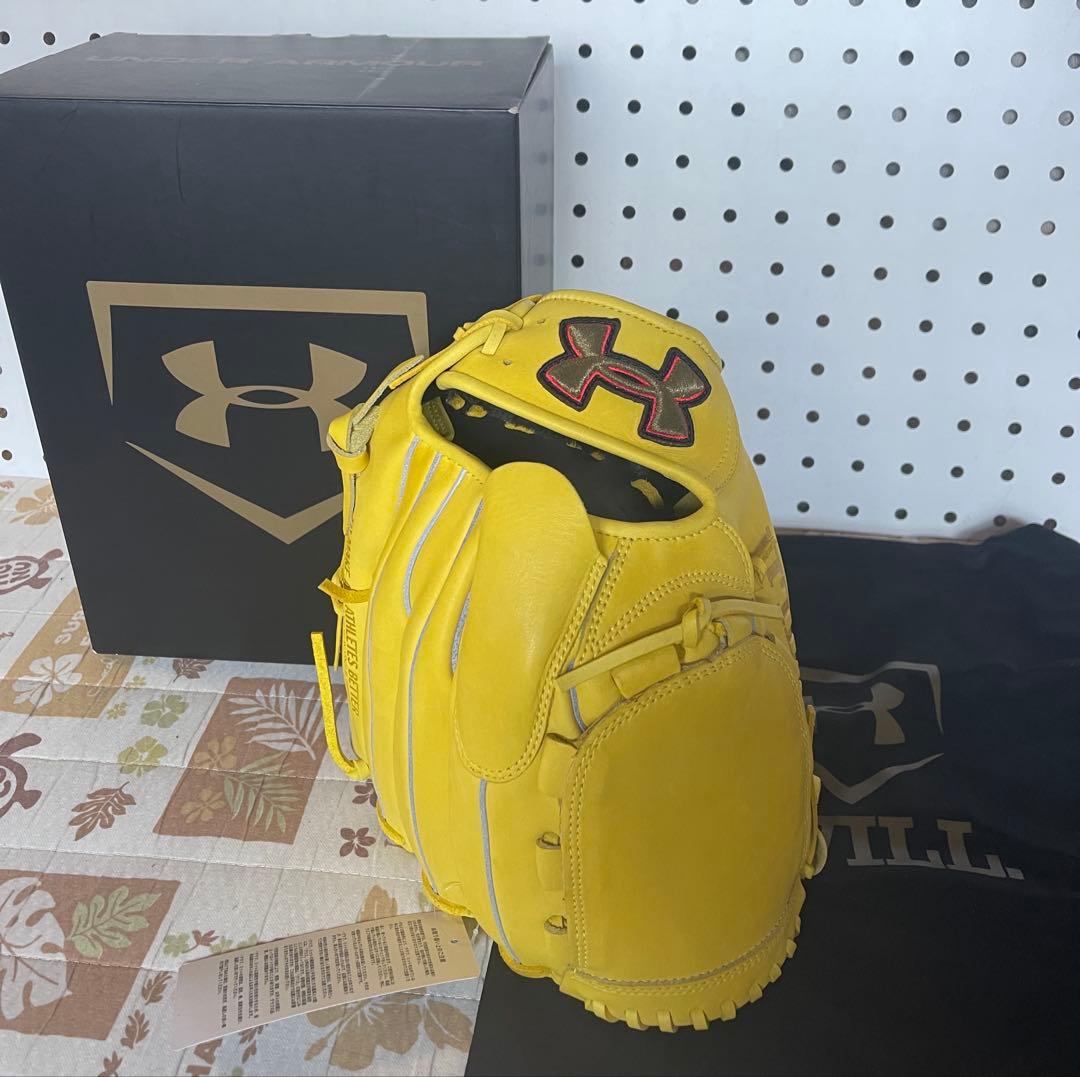 UNDER ARMOUR 軟式グローブ CB8041 イエロー