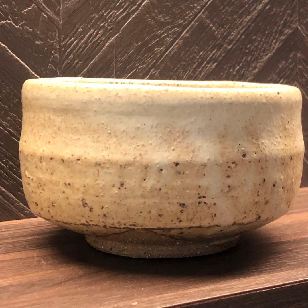 2点ロディ◾️蔵から焦がしミルクティー色の美しい釉薬の抹茶茶碗が出て来た。