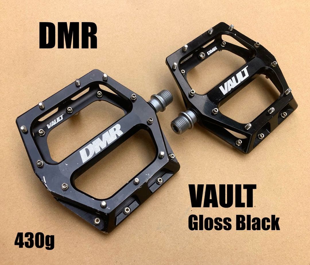 DMR VAULT フラットペダル / グロス ブラック