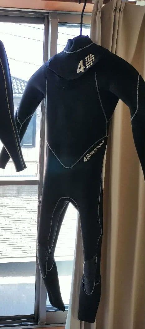 サーフィン　ウェットスーツ　３ミリ　4D 中古品　ノンジップ