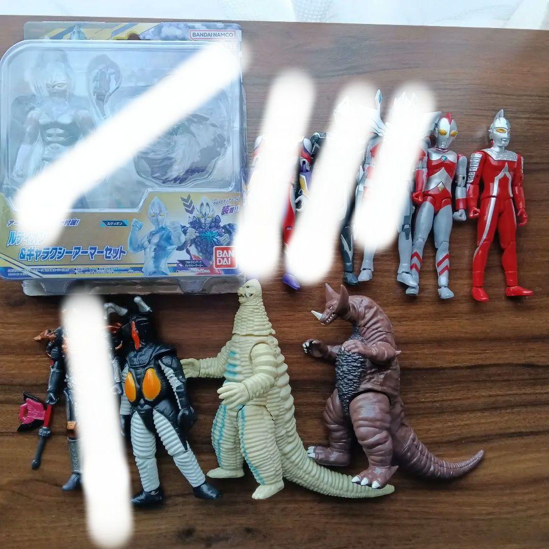 ウルトラマン　怪獣　アクション　フィギュア　バンダイ
