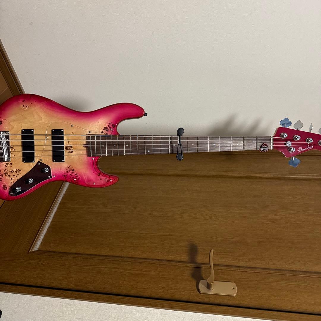 さえこ　Bacchus エレキベース ピンク　5弦