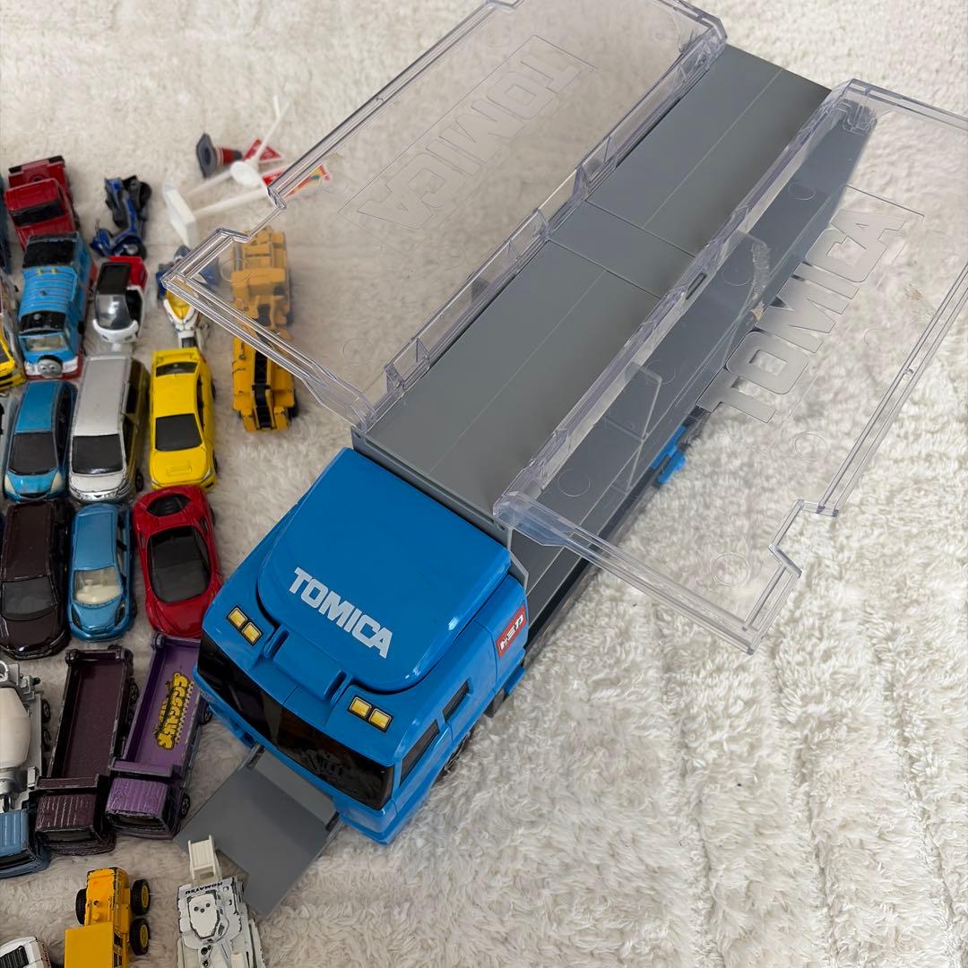 トミカと収納トラックセット