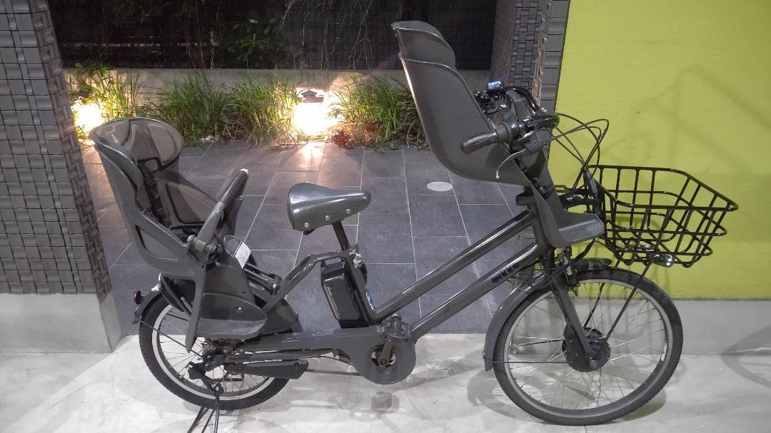 人気色　BIKKE　GRI　デュアルドライブ　電動自転車　ブリヂストン