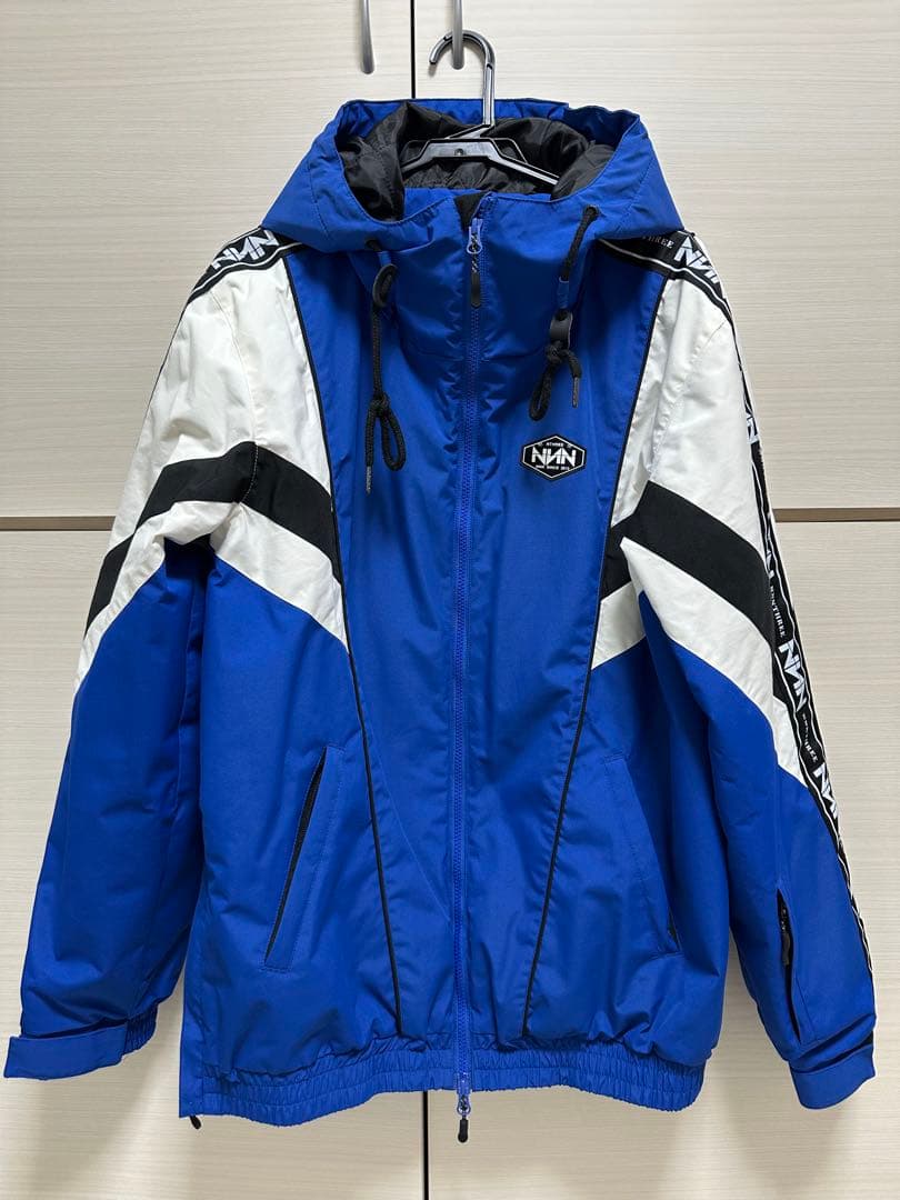 NNN エヌスリー　スノーボードウェア 青 韓国