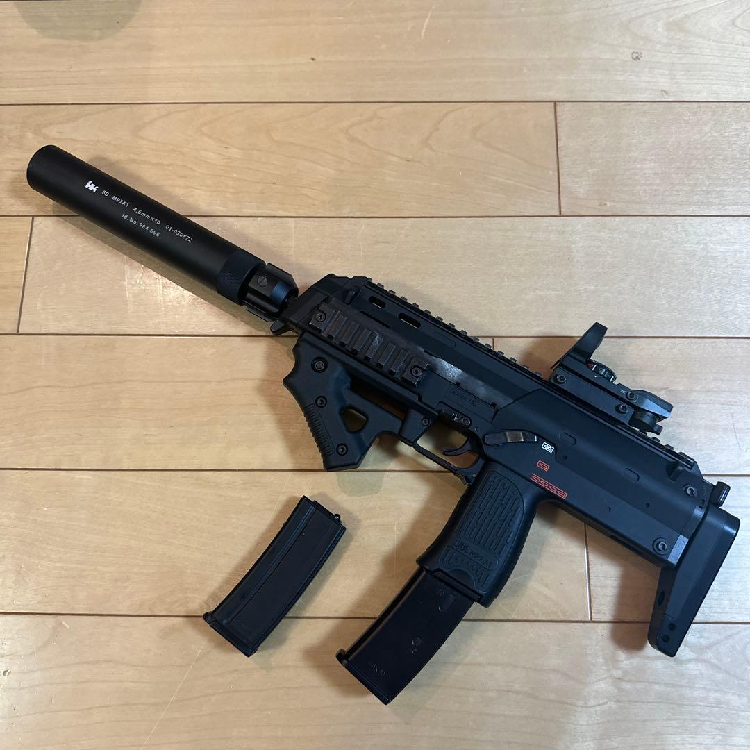 東京マルイ　MP7A1 電動ガン 専用サイレンサー付き　18歳以上　動作OK
