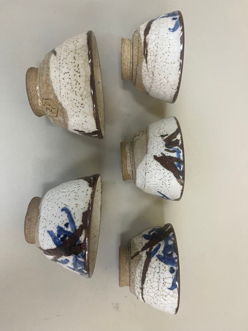 白と青の模様の茶碗5個セット