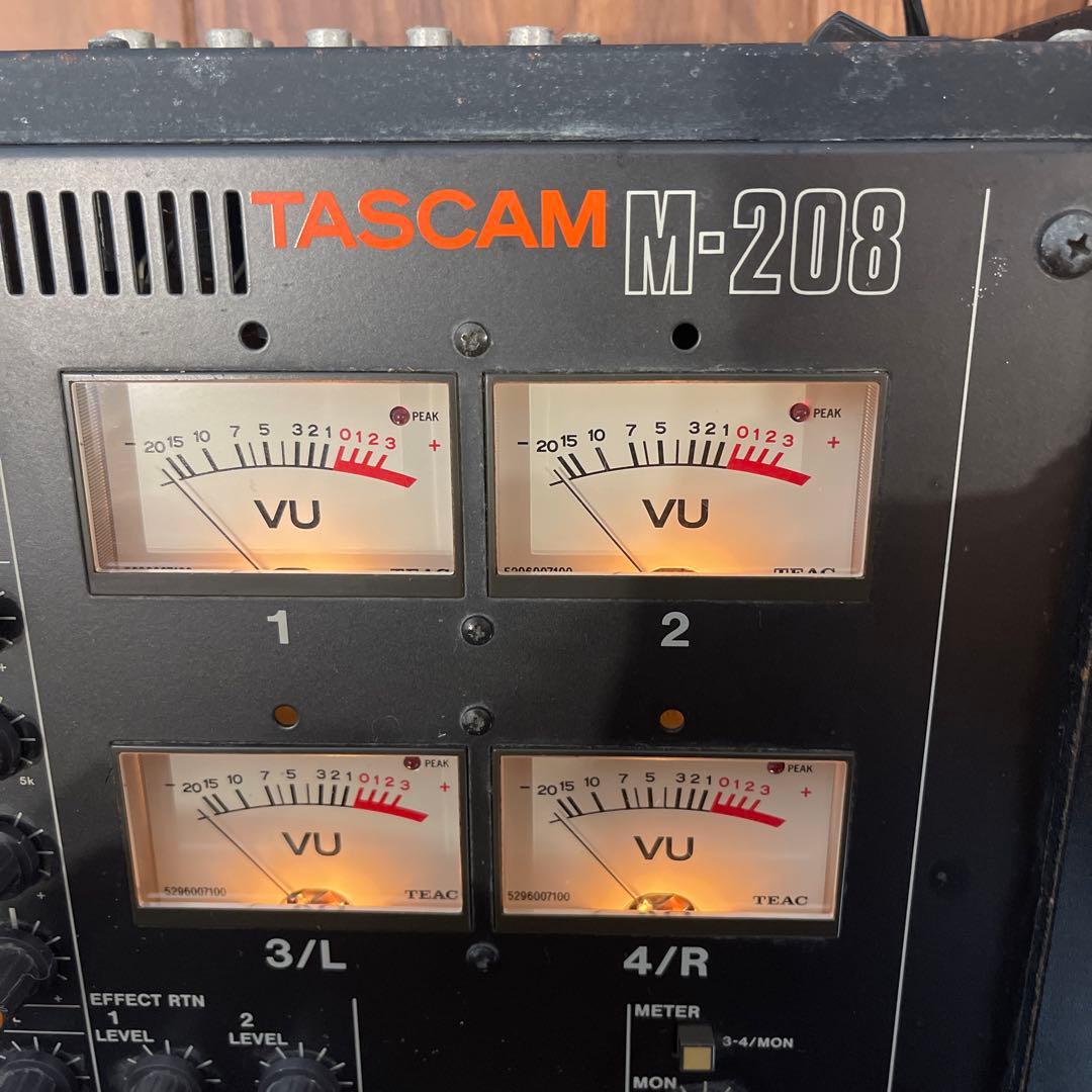 TASCAM M-208 アナログミキサー｜通電・メーター動作確認済／現状品