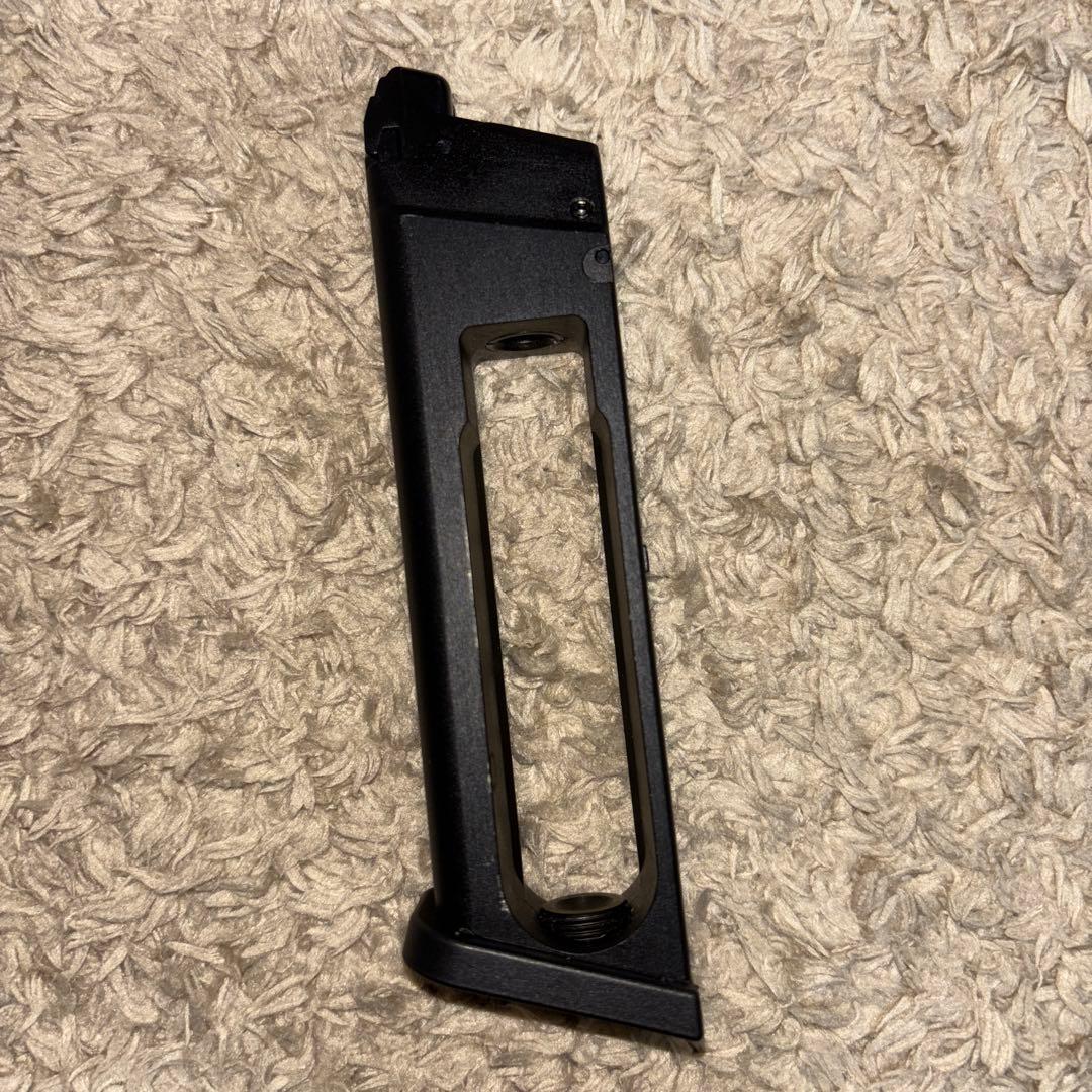 Carbon8 STRIKER-9s BK CO2+予備マガジン1個