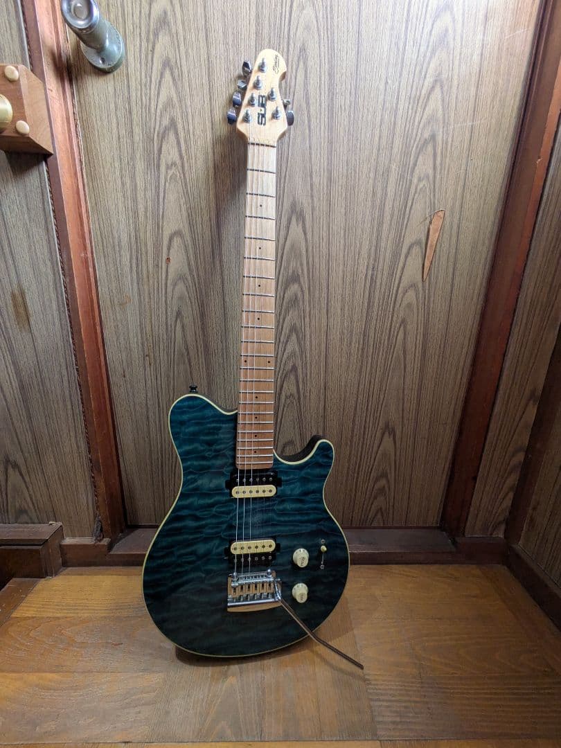Sterling by Music Man S.U.B　エレキギター
