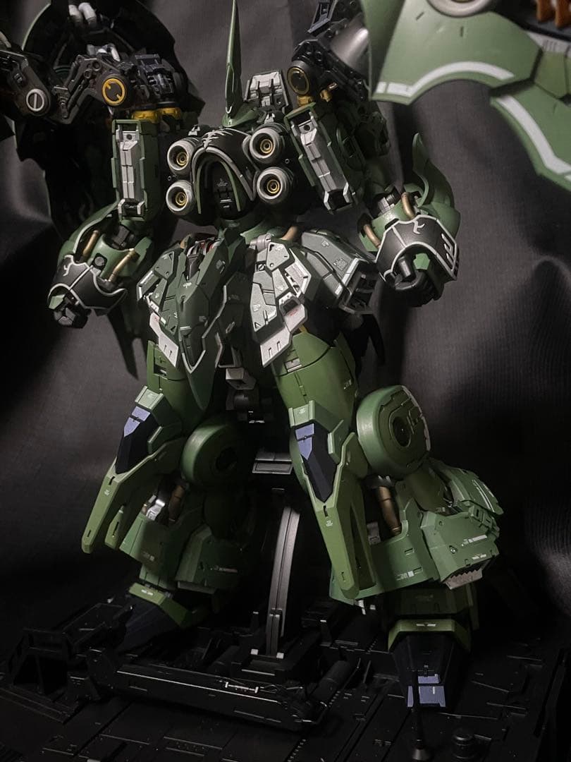 アクシズ社　オシリスエリアル　ドミネーター　MGクシャトリヤ　完成品　中華　海外