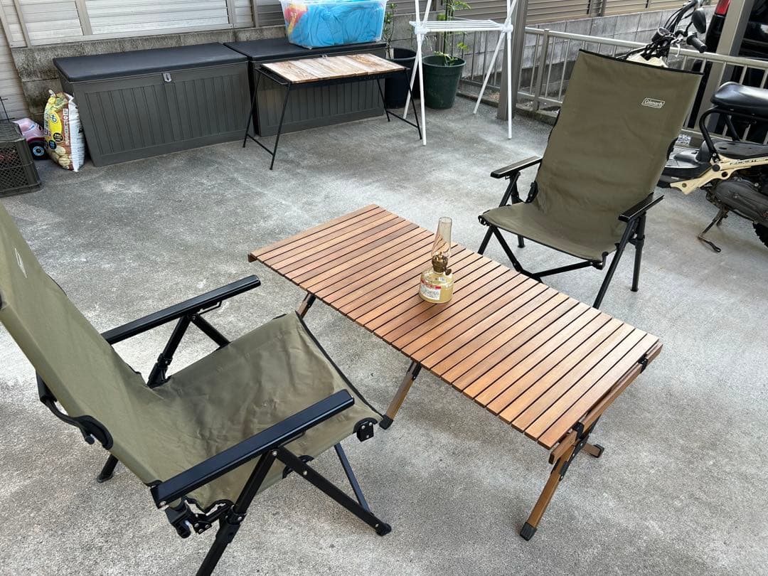 Coleman レイチェア2脚とテーブルセット　ハイランダーテーブル