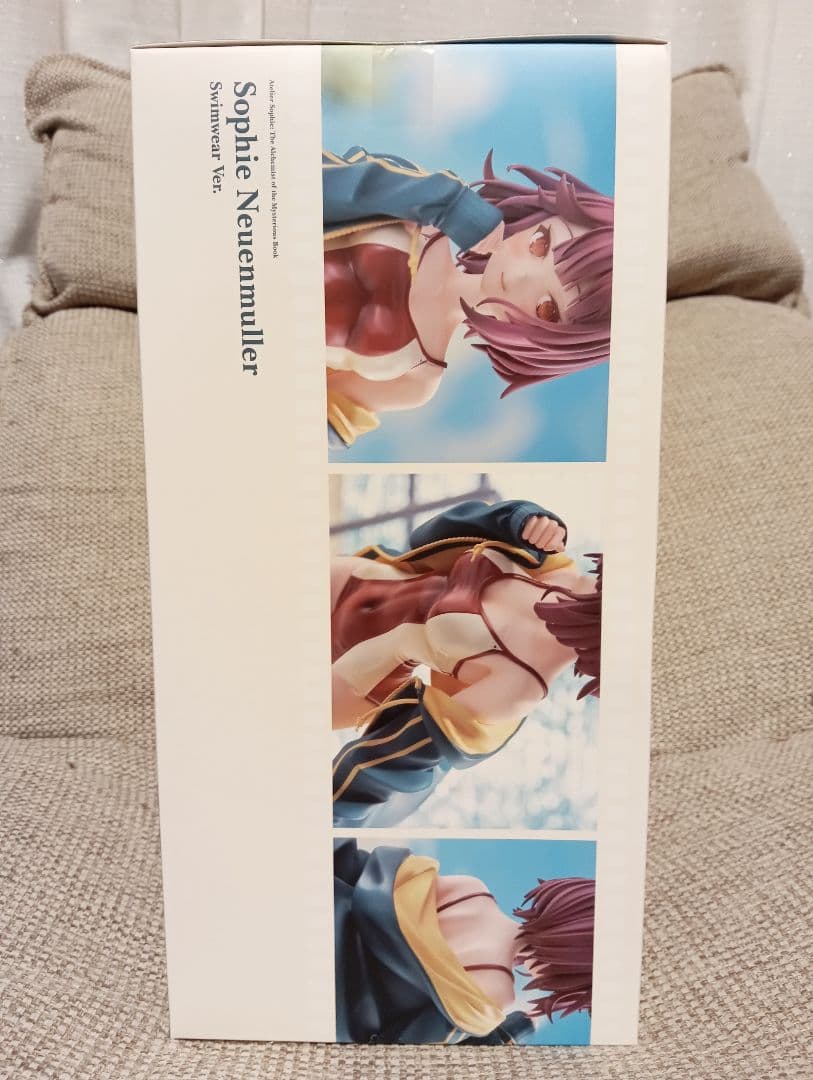 AMAKUNI ソフィー ノイエンミュラー 競泳水着ver.　新品未開封