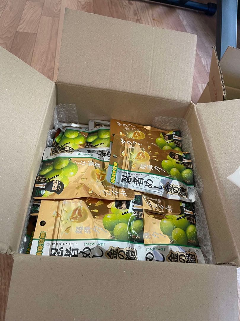 【近畿地方限定】忍者めし 金の鎧　マスカット 100袋UHA味覚糖 鉄の鎧