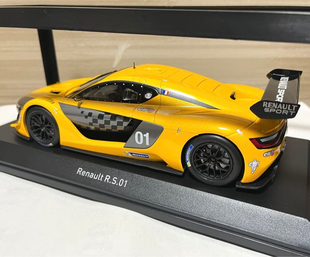 NOREV 1/18 ルノー R.S.01 2015 オフィシャル イエロー