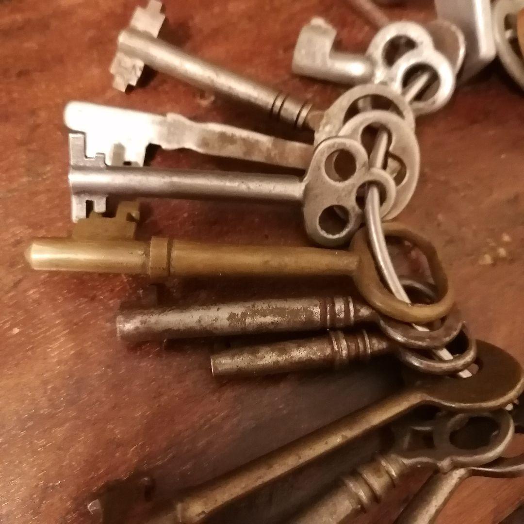 アメリカ製アンティーク キー30本&キーリング&キータグ☆ スケルトン バレル鍵