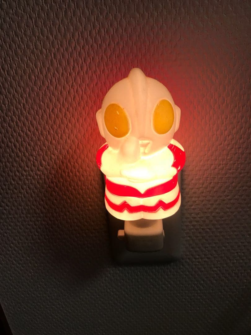 ウルトラマン コンセント ライト