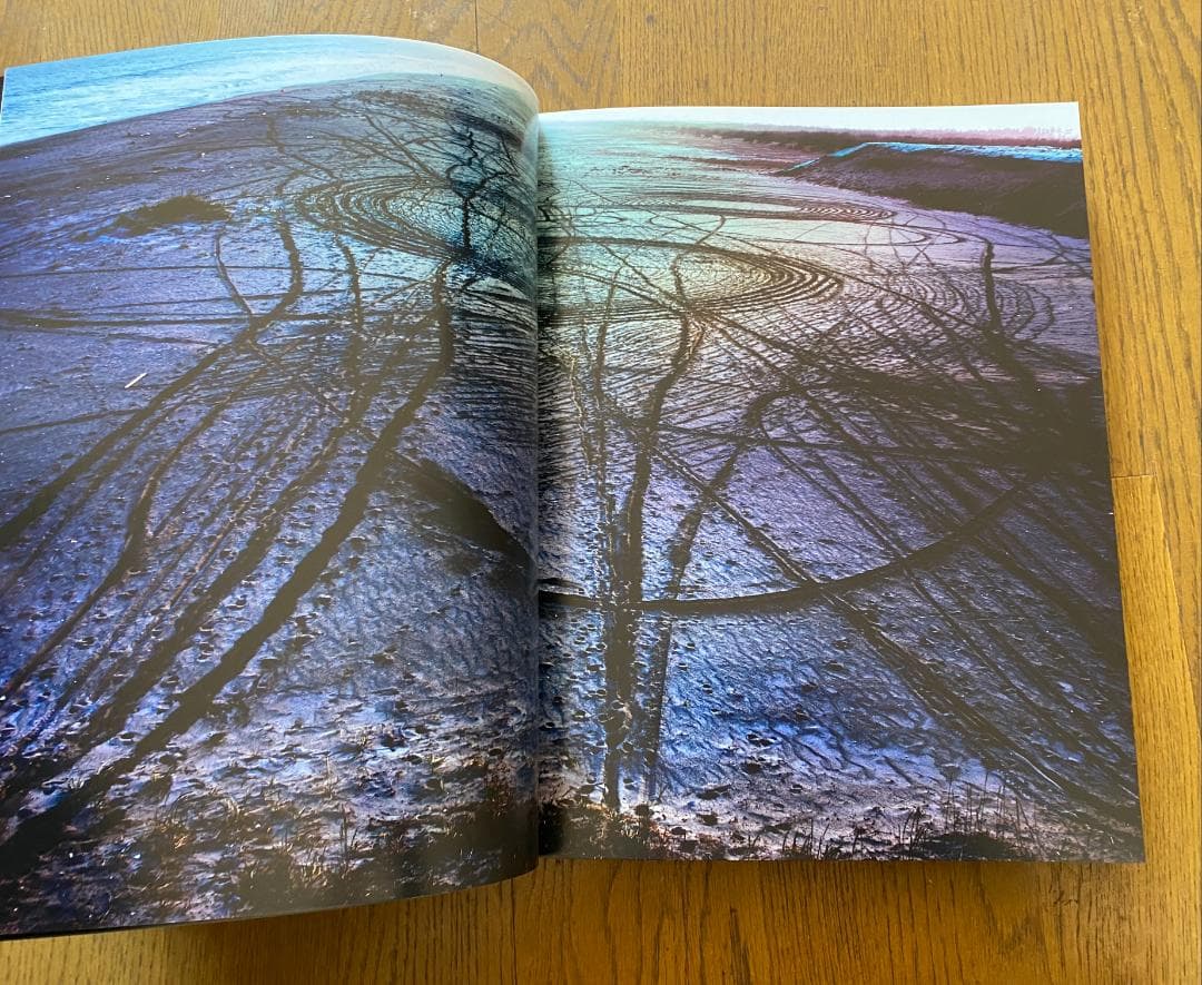 志賀理江子「螺旋海岸」直筆サイン 新品同様