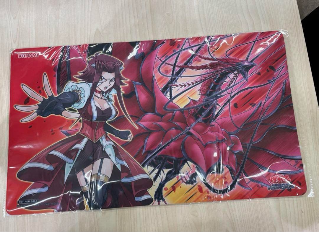 十六夜アキ ブラックローズドラゴンTSUTAYAトーナメントプレイマット即日発b